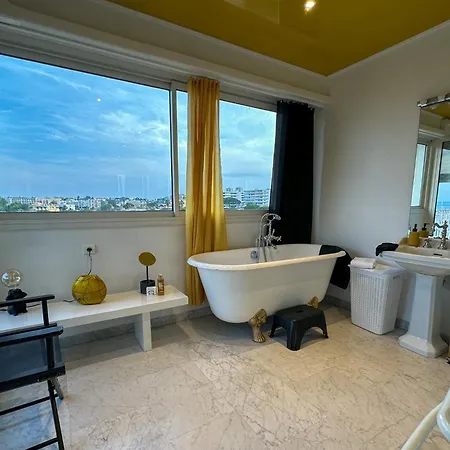 Apartament Rooftop Vue Face Port, Plages & Centre A Pied