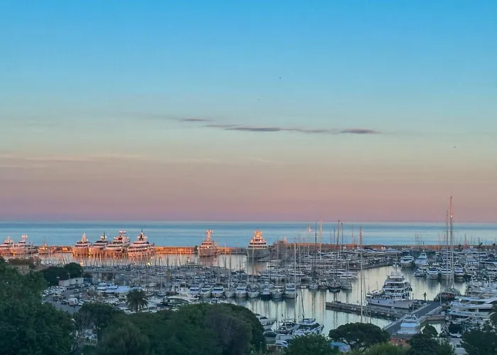Rooftop Vue Face Port, Plages & Centre A Pied Apartment *