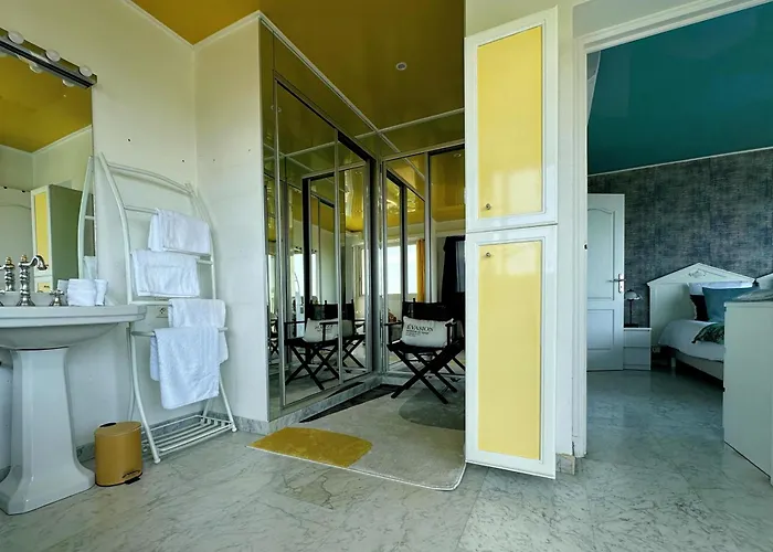 Rooftop Vue Face Port, Plages & Centre A Pied