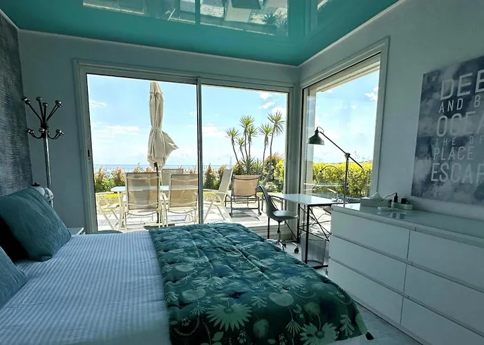 Appartement Rooftop Vue Face Port, Plages & Centre A Pied Antibes