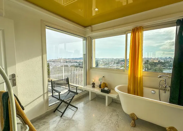 Rooftop Vue Face Port, Plages & Centre A Pied